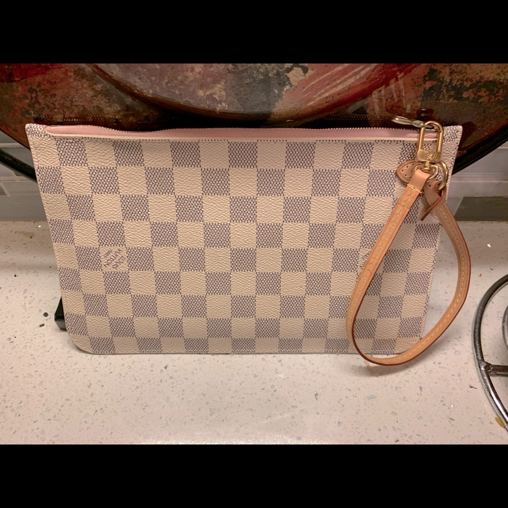 100% Authentic Louis Vuitton pouch